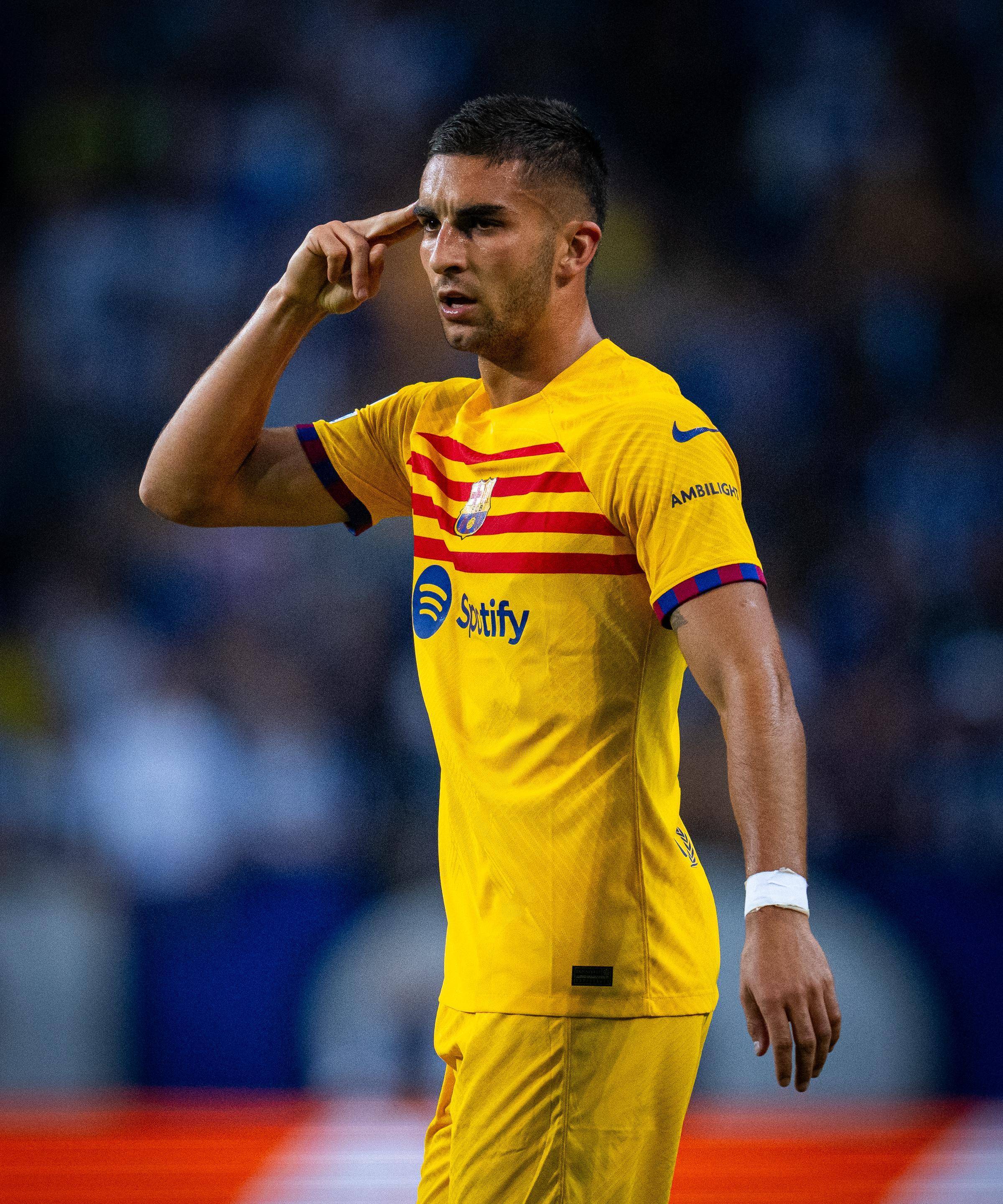 爱游戏-莱万9分钟5球c罗评价