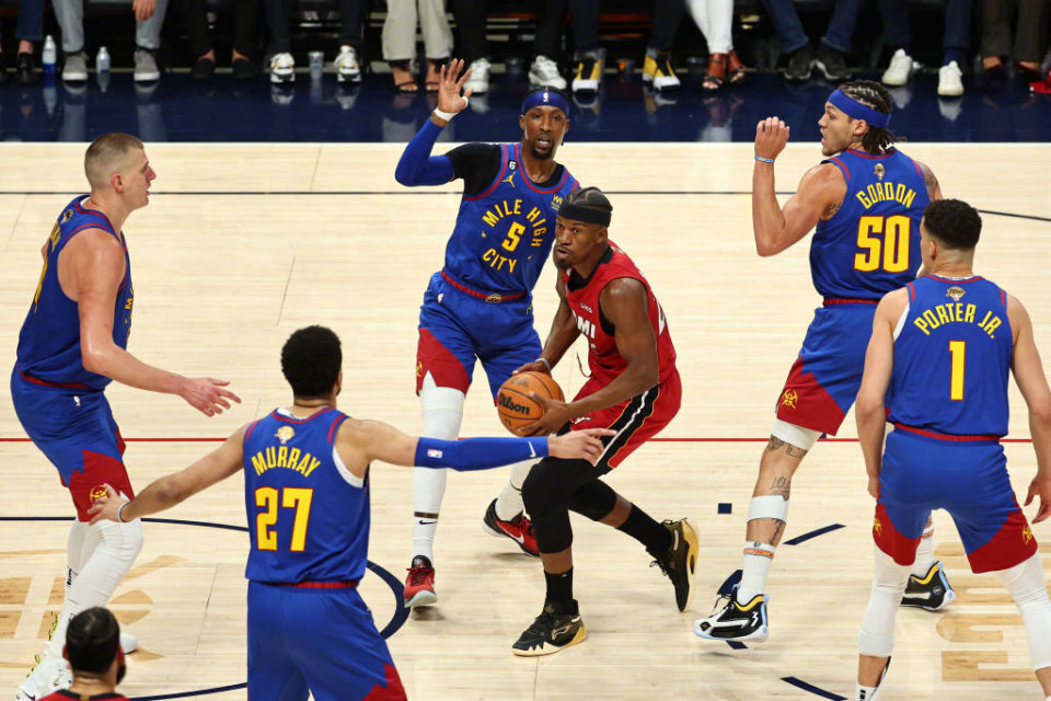 托特纳姆内部会议纪要流出：关键战远射贴柱，NBA季后赛使命明确，官宣口径保持一致的简单介绍