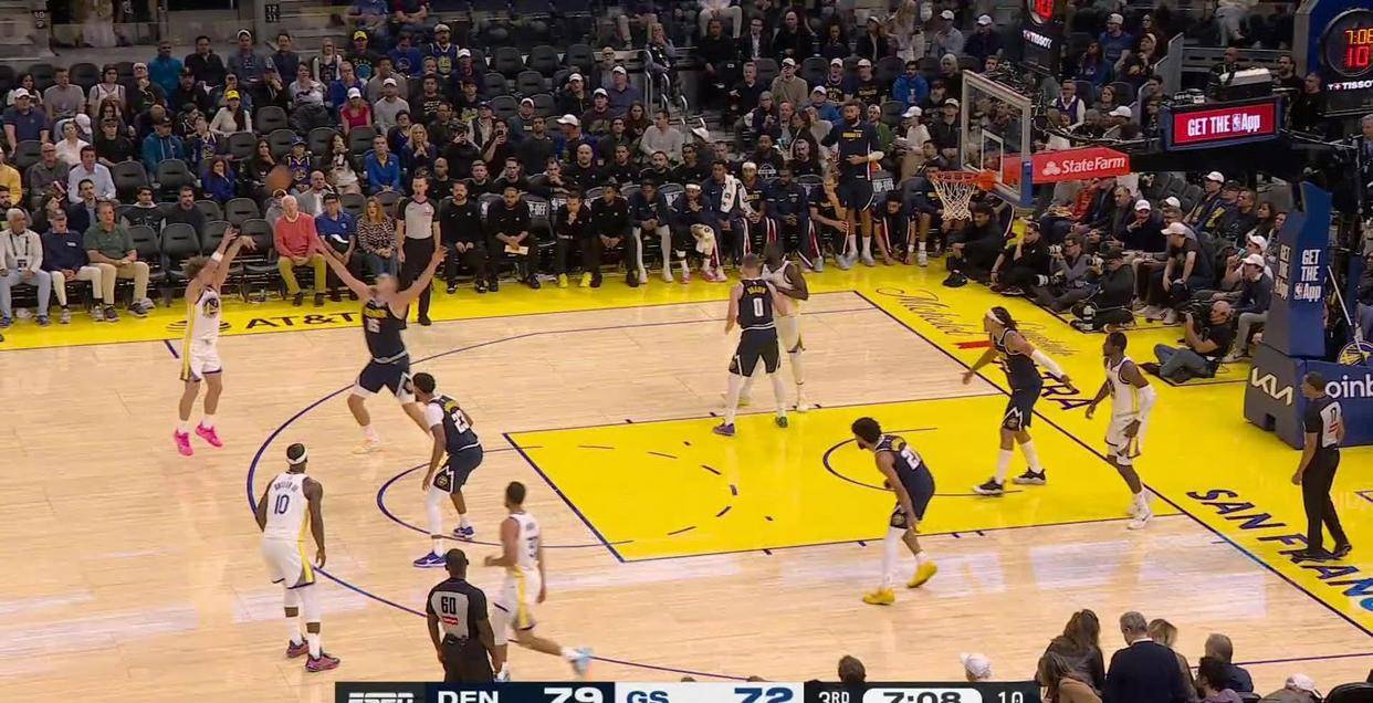 加时末段突围战来临；芝加哥公牛围绕NBA季后赛再遭质疑；压力陡增；阵容厚度经受考验的简单介绍