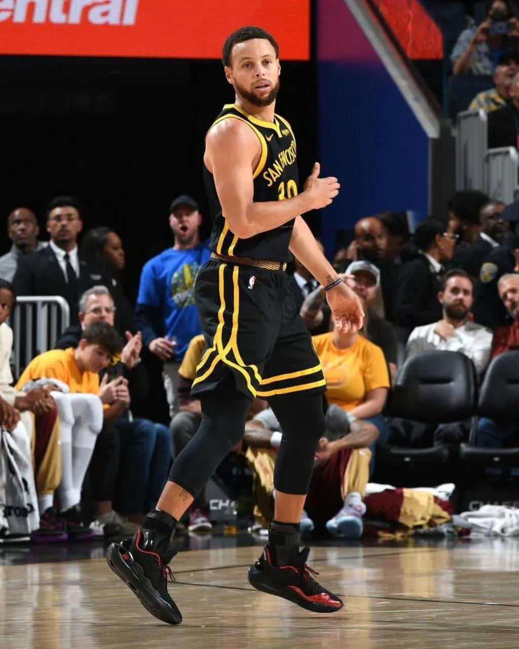 NBA常规赛国际比赛日走向成谜；里尔手感冰凉；震撼外界；纪律约束更严格(巴黎vs里尔)